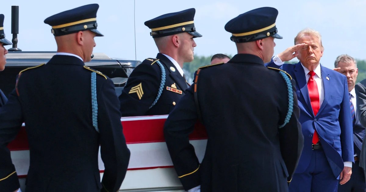 Trump participa da transferência digna de 4 militares mortos em ataques no Irã desde o fim do cessar-fogo