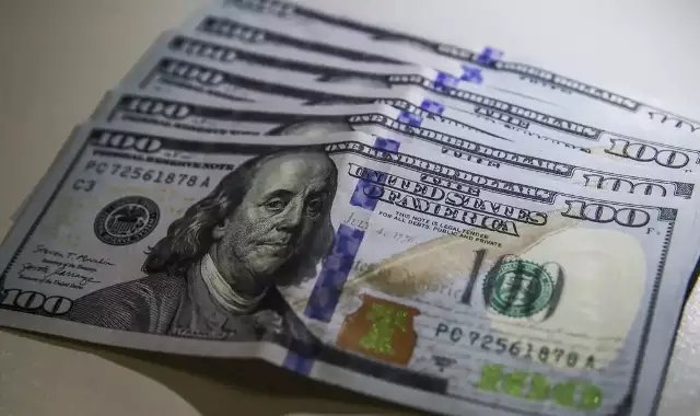 Dólar fecha a R$ 5,08 e Ibovespa cai 0,46% com tensão global