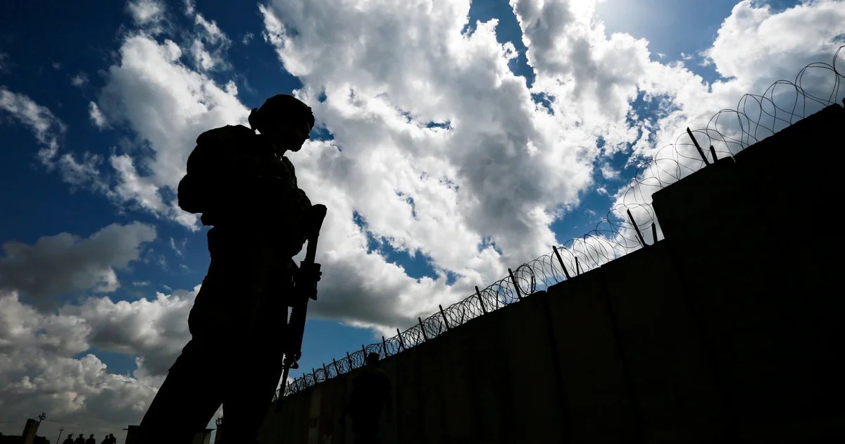 Soldado dos EUA morto no Iraque durante a explosão controlada de um drone iraniano denominado sargento. Michael Emmanuel Swinton